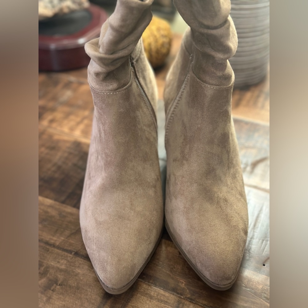 Universal Thread Booties - image 3